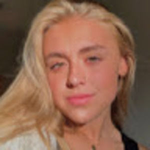 Meet your Posher, Elly